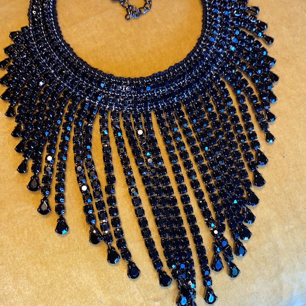 Beautiful Statement Necklace! New! - Picture 4 of 7